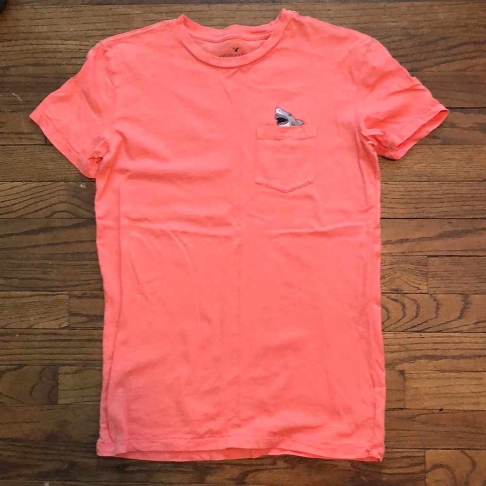 Men’s American Eagle graphic tee size XS.